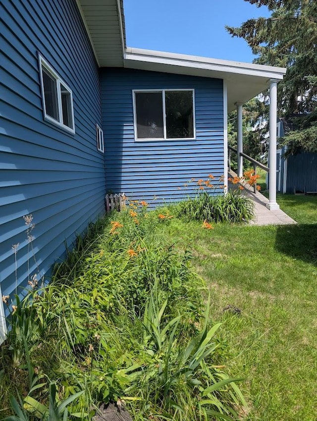 670 23rd Ave NE, Sauk Rapids, MN 56379 - view of side of home