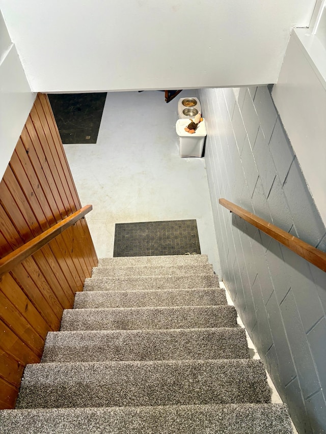 2812 150th St, Maxwell Twp, MN 56232 - view of stairway