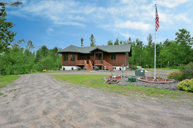 N5020 Red Pine Trl, Evergreen Twp, WI 54801 - view of front facade with stairway