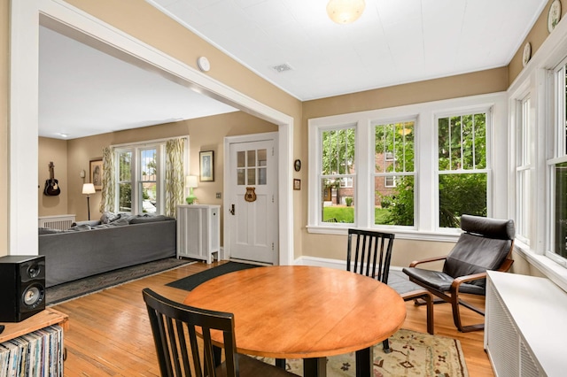 901 42nd St, Minneapolis, MN 55409 - dining space with light wood-style floors
