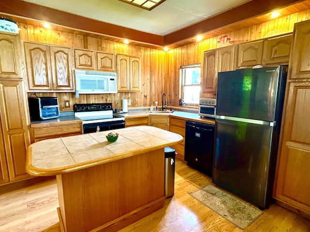 1017 Baxter Ave, Superior, WI 54880 - photo 2