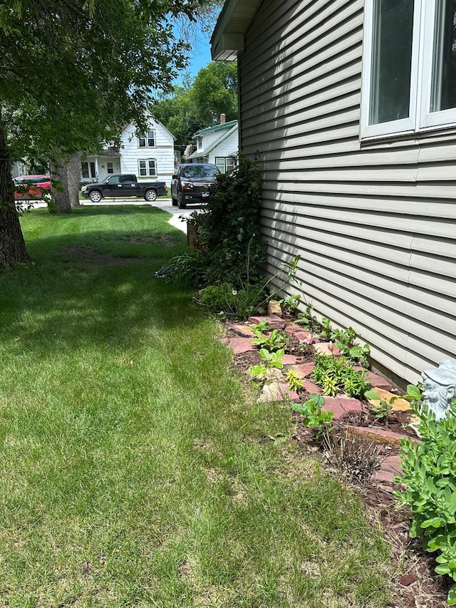 217 4th Ave SE, Pipestone, MN 56164 - view of green lawn