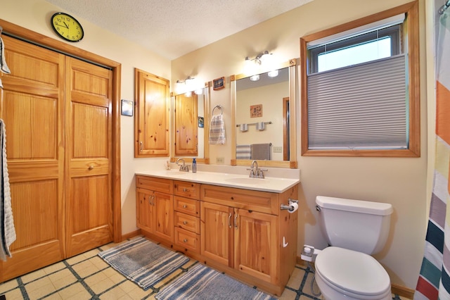 30467 Lakeview Dr, Breezy Point, MN 56472 - full bathroom featuring double vanity and baseboards