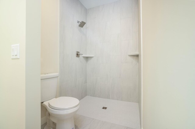 2529 Elmcroft Dr SW, Rochester, MN 55902 - full bathroom with tiled shower