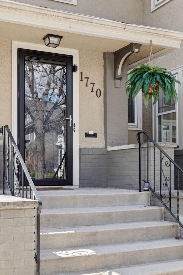1770 Humboldt Ave S Unit 1, Minneapolis, MN 55403 - entrance to property featuring stucco siding