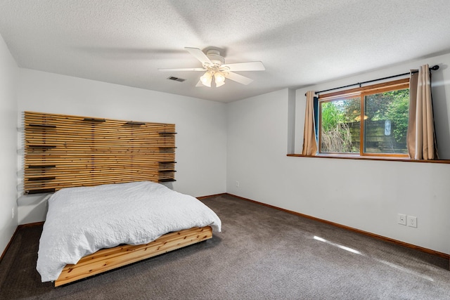 621 Twelve Oaks Ln, Hudson, WI 54016 - bedroom featuring carpet flooring, a textured ceiling, and ceiling fan