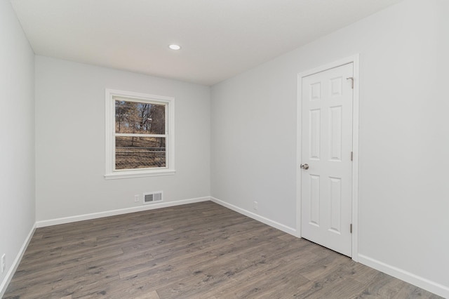 11509 Palmer Rd, Bloomington, MN 55437 - unfurnished room featuring wood finished floors and recessed lighting