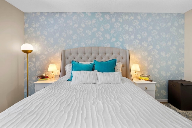 121 Washington Ave S Unit 513, Minneapolis, MN 55401 - bedroom featuring wallpapered walls and baseboards
