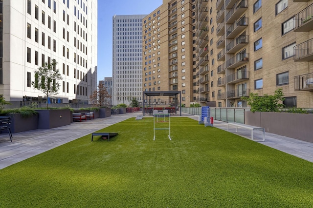121 Washington Ave S Unit 513, Minneapolis, MN 55401 - view of home's community with a view of city