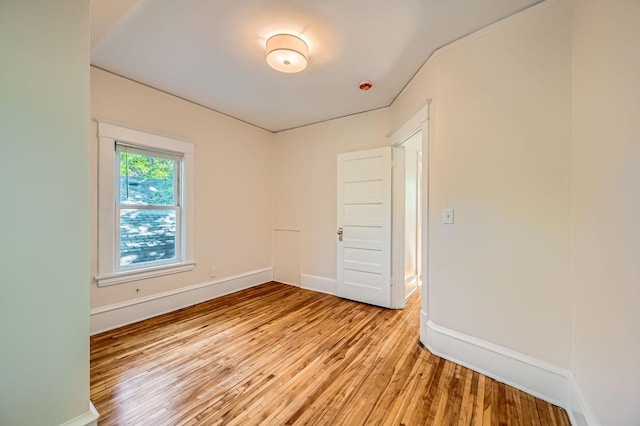 3014 Humboldt Ave N, Minneapolis, MN 55411 - empty room featuring light wood finished floors