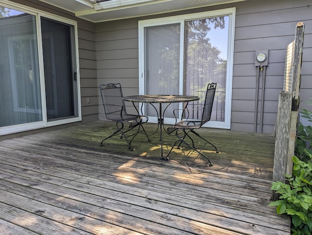 417 Ridge Rd, Albert Lea, MN 56007 - wooden deck with outdoor dining space