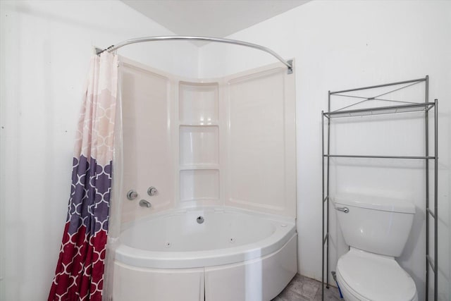 602 8th St NW, Chisholm, MN 55719 - full bathroom featuring a combined bath / shower with jetted tub and toilet