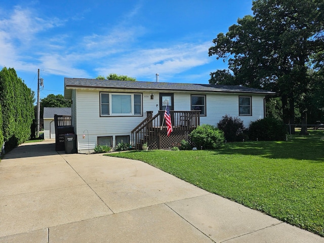 108 S St SW, Dodge Center, MN 55927 - ranch-style home with driveway and a front lawn