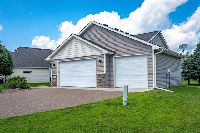 8638 Preserve Blvd N, Chisago City, MN 55013 - view of front of home with a front lawn and an attached garage