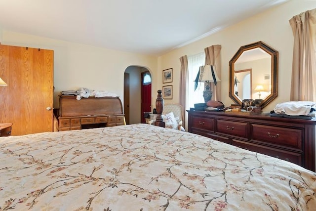 322 Central Ave N, Eagle Bend, MN 56446 - bedroom with arched walkways