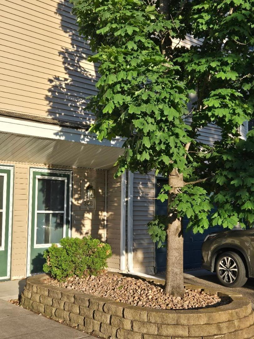 368 Dorland Rd S, Maplewood, MN 55119 - doorway to property