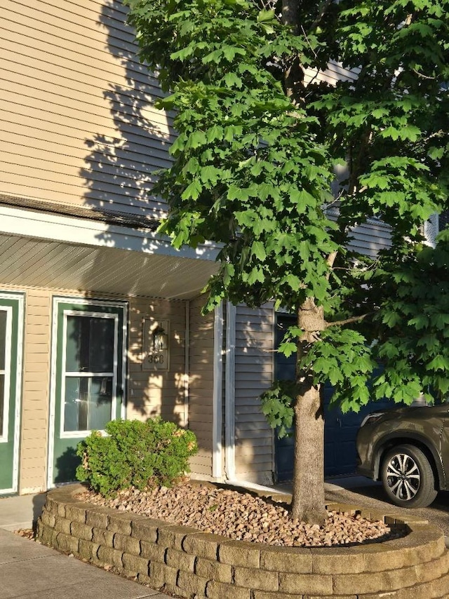 368 Dorland Rd S, Maplewood, MN 55119 - doorway to property