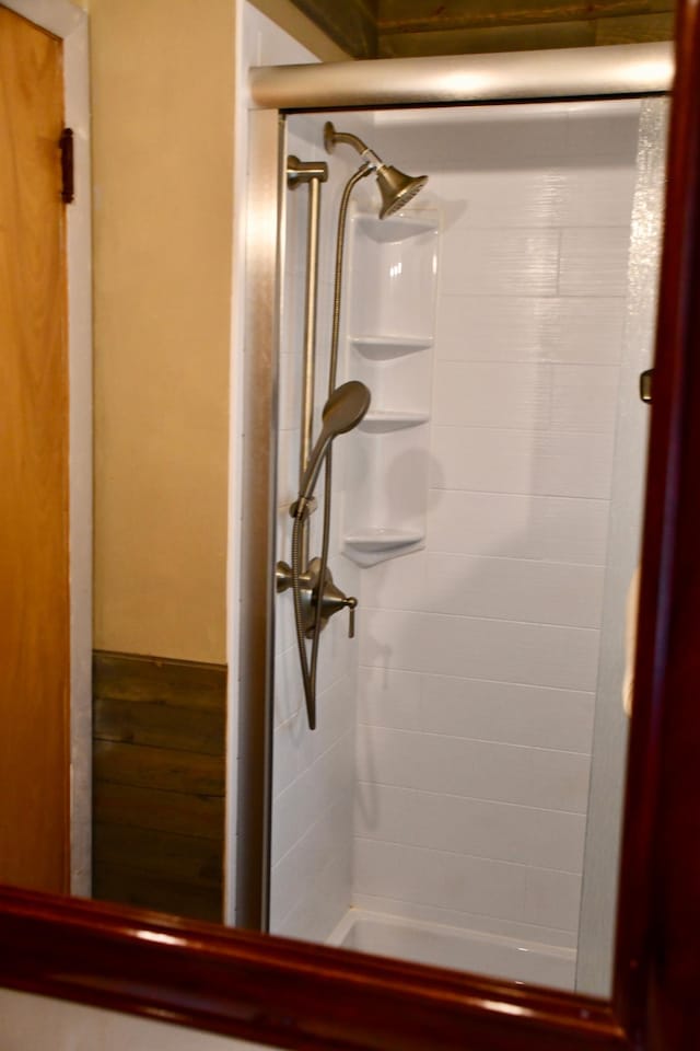308 Maple Ave S, Thief River Falls, MN 56701 - full bathroom featuring a shower stall
