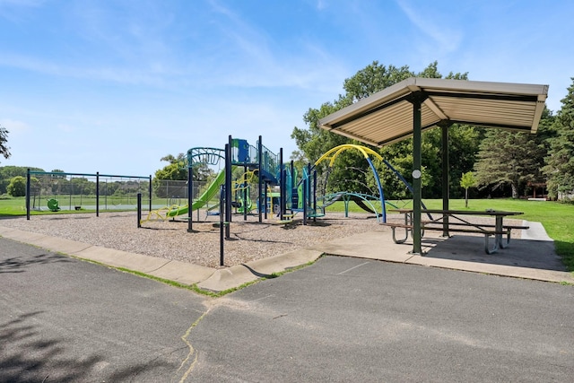 13525 Zenith Ln, Eden Prairie, MN 55346 - view of community playground