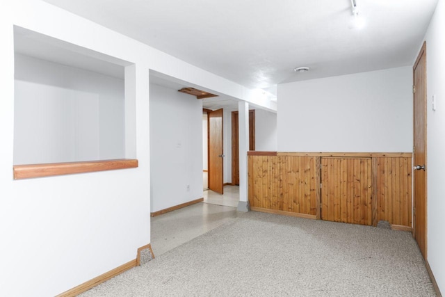 2100 10th St SW, Austin, MN 55912 - empty room with baseboards