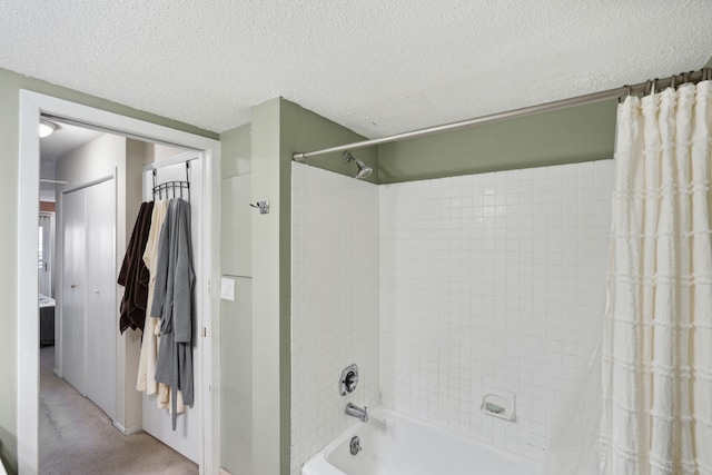 20 2nd St NE Unit P1008, Minneapolis, MN 55413 - full bath featuring shower / bath combination with curtain and a textured ceiling
