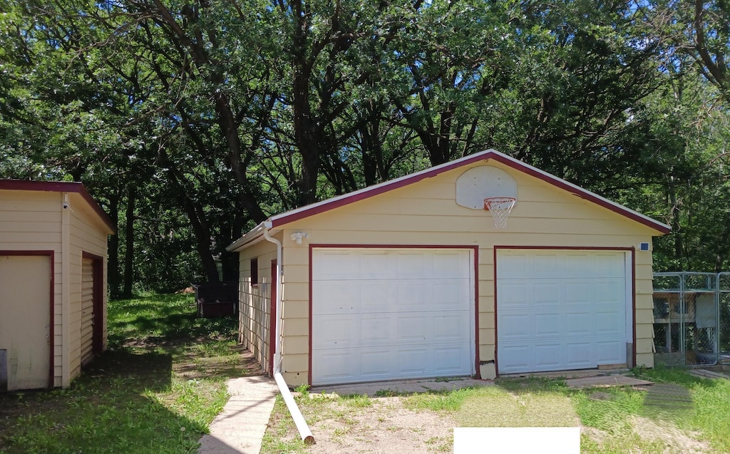 34251 190th Ave, Erhards Grove Twp, MN 56534 - view of detached garage