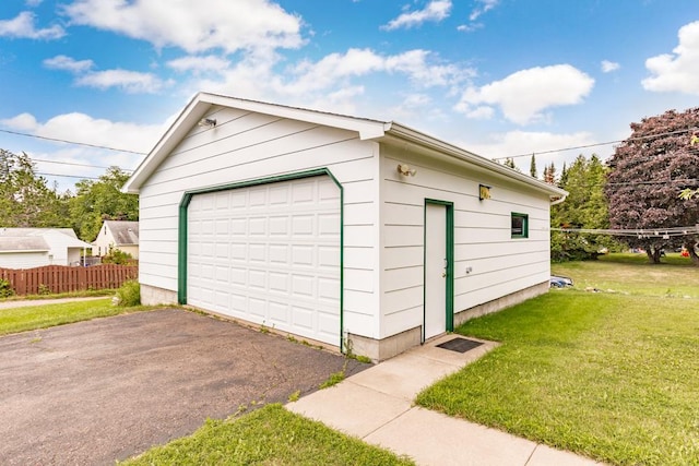 4332 Cooke St, Duluth, MN 55804 - view of detached garage