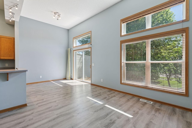 15646 Float Ct, Apple Valley, MN 55124 - photo 4