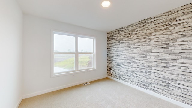 10565 Kingsview Ln N, Maple Grove, MN 55369 - unfurnished room featuring healthy amount of natural light and light carpet