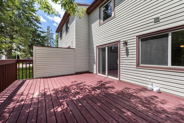 929 40th St NW, Rochester, MN 55901 - view of wooden terrace