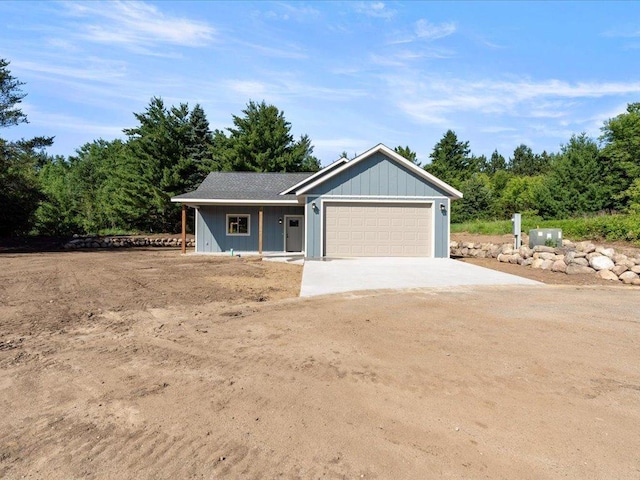 31418 Isabelle Dr, Pequot Lakes, MN 56472 - view of front facade featuring a garage and driveway
