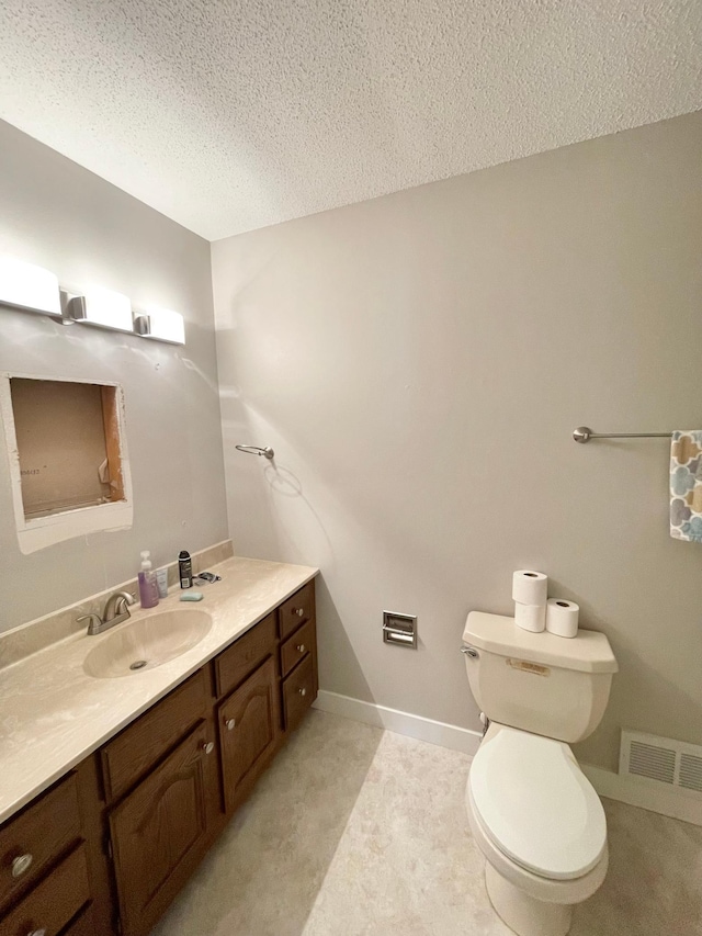 402 Range Rd, Springfield, MN 56087 - bathroom featuring a textured ceiling and vanity