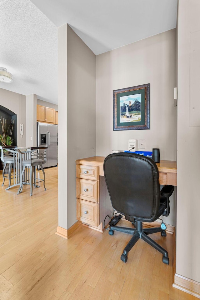 500 Grant St Unit 2109, Minneapolis, MN 55404 - office area with light wood finished floors and baseboards