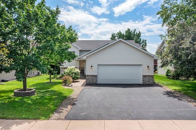 836 Newport Ave, Shakopee, MN 55379 - photo 1
