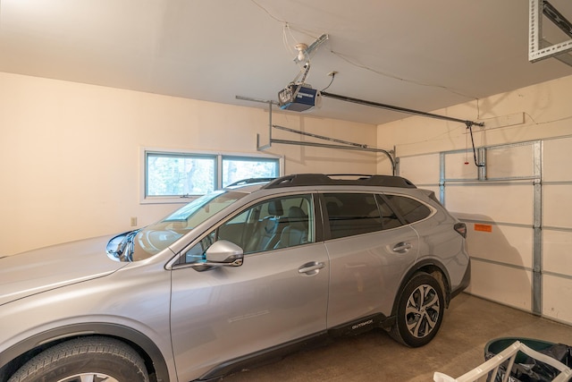 3925 Plainview Dr NW, Hackensack, MN 56452 - garage featuring a garage door opener