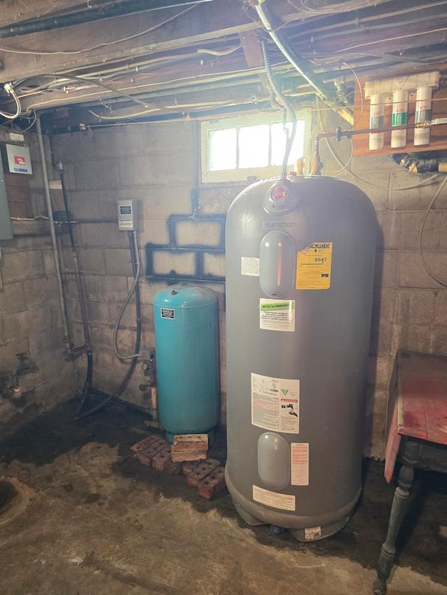 36789 State Highway 22, New Sweden Twp, MN 56082 - utility room featuring electric water heater