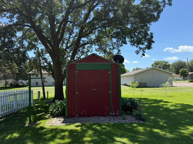 498 7th St SW, Wells, MN 56097 - photo 3