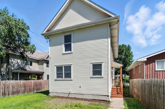 726 Thomas Ave, Saint Paul, MN 55104 - back of house