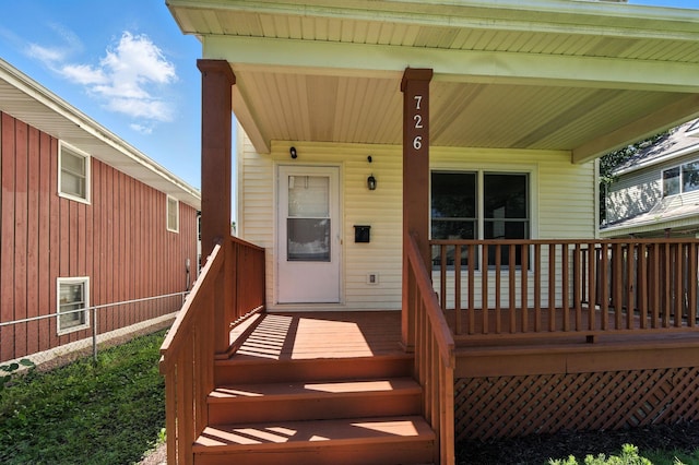 726 Thomas Ave, Saint Paul, MN 55104 - property entrance