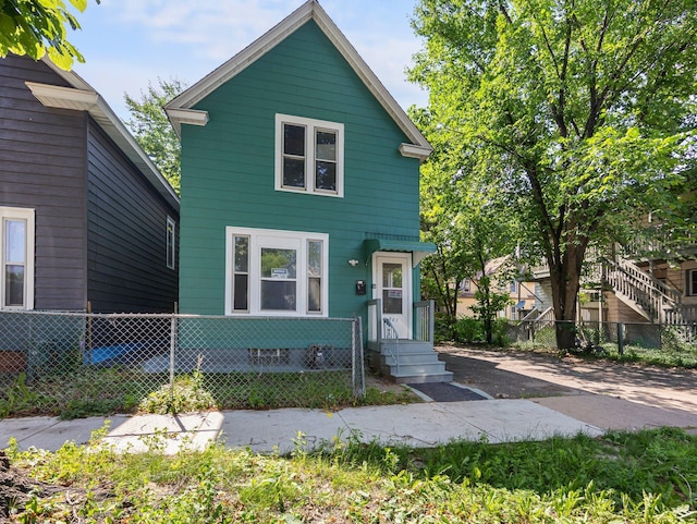 587 Elfelt St, Saint Paul, MN 55103 - view of front of home