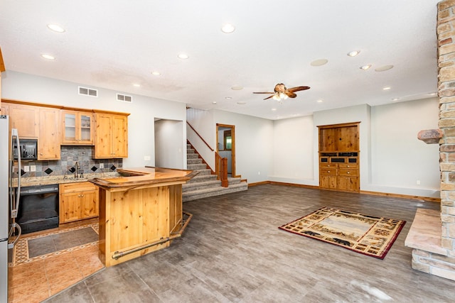 2655 88th Ct W, Northfield, MN 55057 - kitchen featuring black appliances, recessed lighting, a ceiling fan, decorative backsplash, and open floor plan