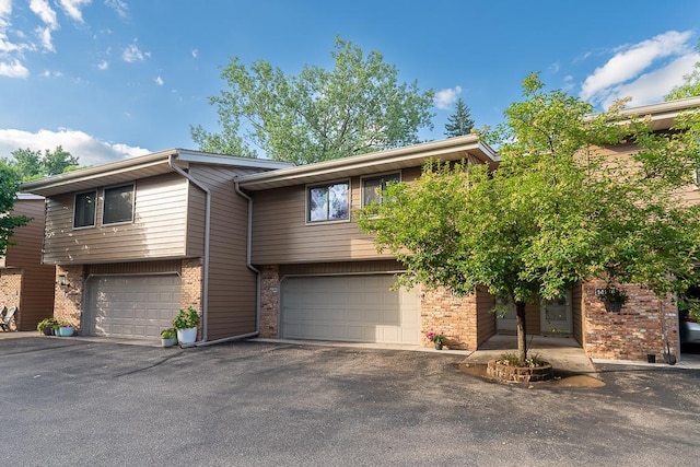 14218 Chestnut Dr, Eden Prairie, MN 55347 - photo 1