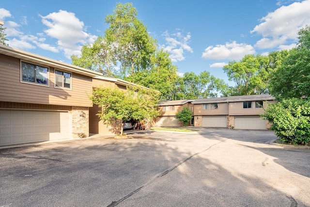 14218 Chestnut Dr, Eden Prairie, MN 55347 - photo 2