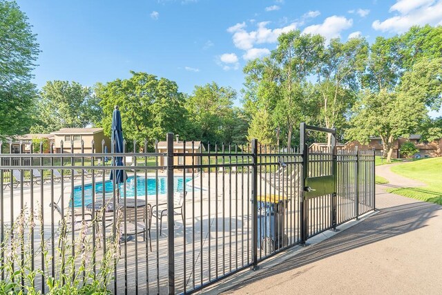 14218 Chestnut Dr, Eden Prairie, MN 55347 - photo 21