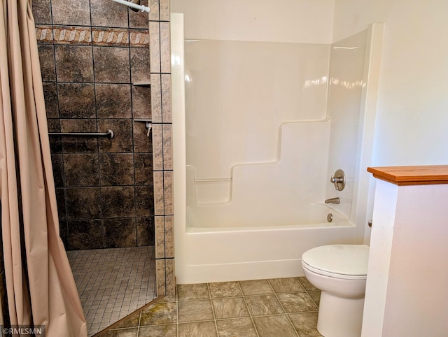 506 6th St SE, Little Falls, MN 56345 - full bath with toilet and shower / bath combo with shower curtain