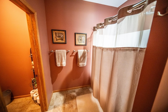 1322 Frontier Rd SE, Salem Twp, MN 55920 - bathroom featuring a shower with curtain