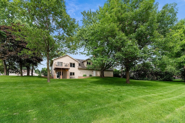818 Myrtle St, Buffalo, MN 55313 - view of green lawn with a wooden deck