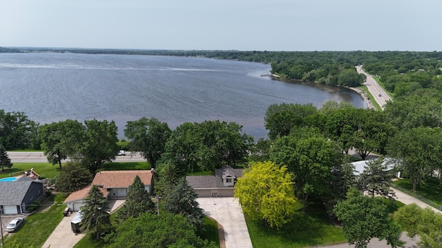 818 Myrtle St, Buffalo, MN 55313 - aerial view of a large body of water