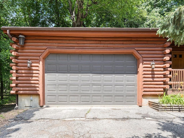 20980 Parkfield Ave, Spring Lake Twp, MN 55352 - garage featuring driveway