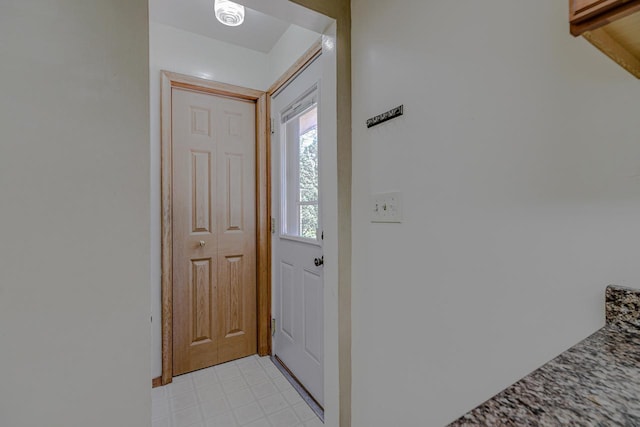 1970 Maryknoll Ave, Maplewood, MN 55109 - view of foyer entrance